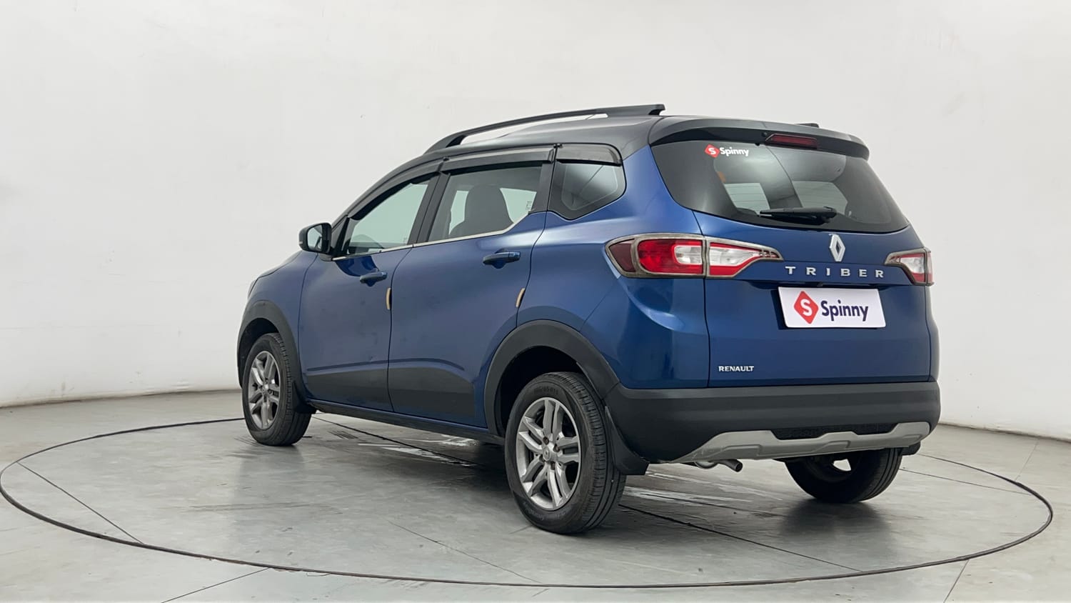 Used 2022 Renault Triber RXZ Dual Tone Petrol Manual exterior LEFT REAR CORNER VIEW