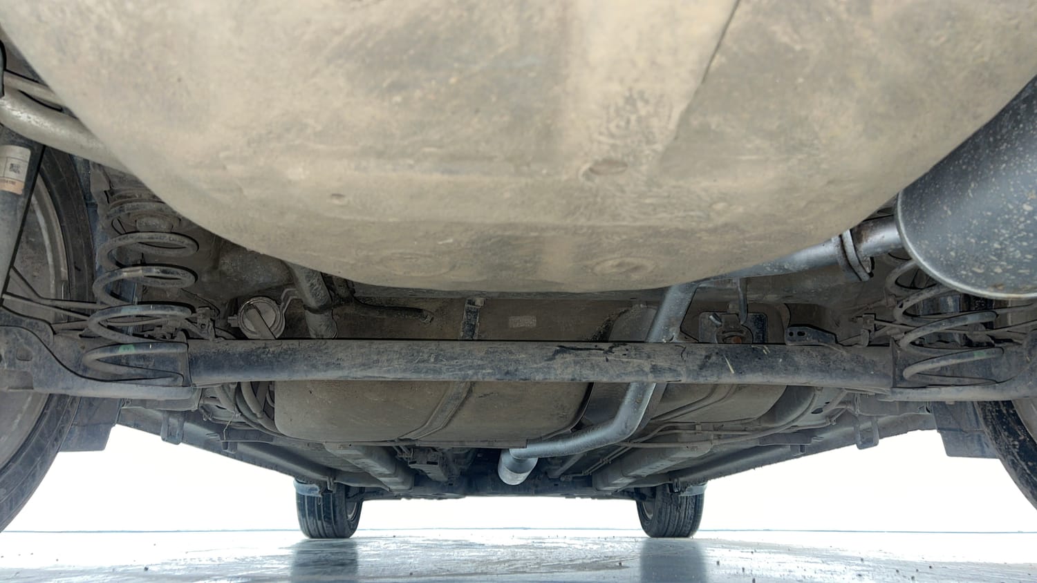 Used 2023 Maruti Suzuki Ciaz Alpha 1.5 Petrol Manual extra REAR UNDERBODY VIEW (TAKEN FROM REAR)