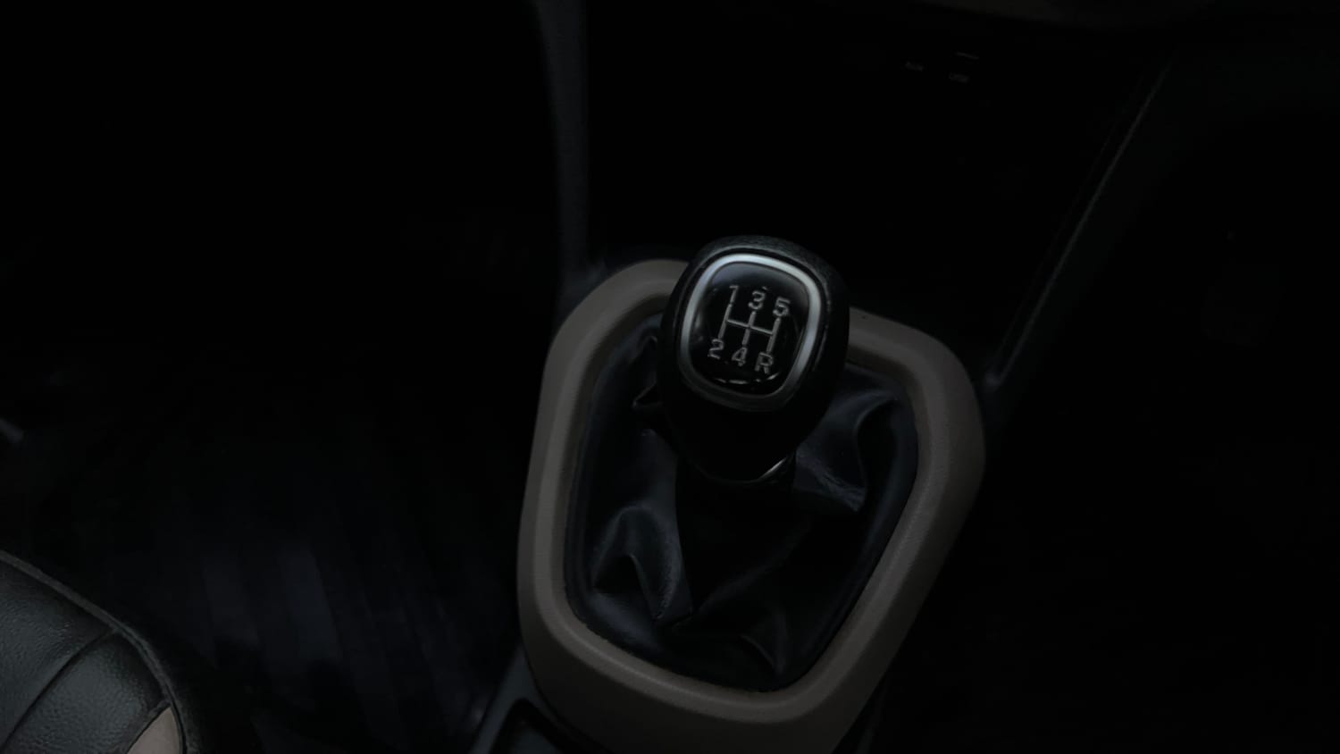 Used 2019 Hyundai Grand i10 Sportz 1.2 Kappa VTVT Petrol Manual interior GEAR  KNOB VIEW