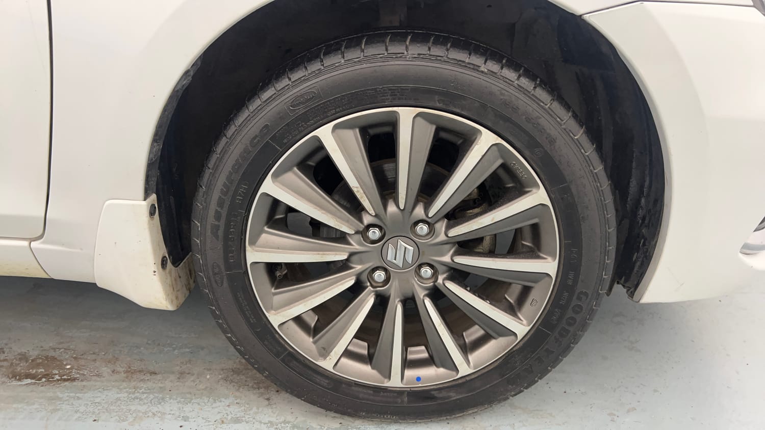 Used 2019 Maruti Suzuki Ciaz Alpha Hybrid 1.5 Petrol Manual tyres RIGHT FRONT TYRE RIM VIEW