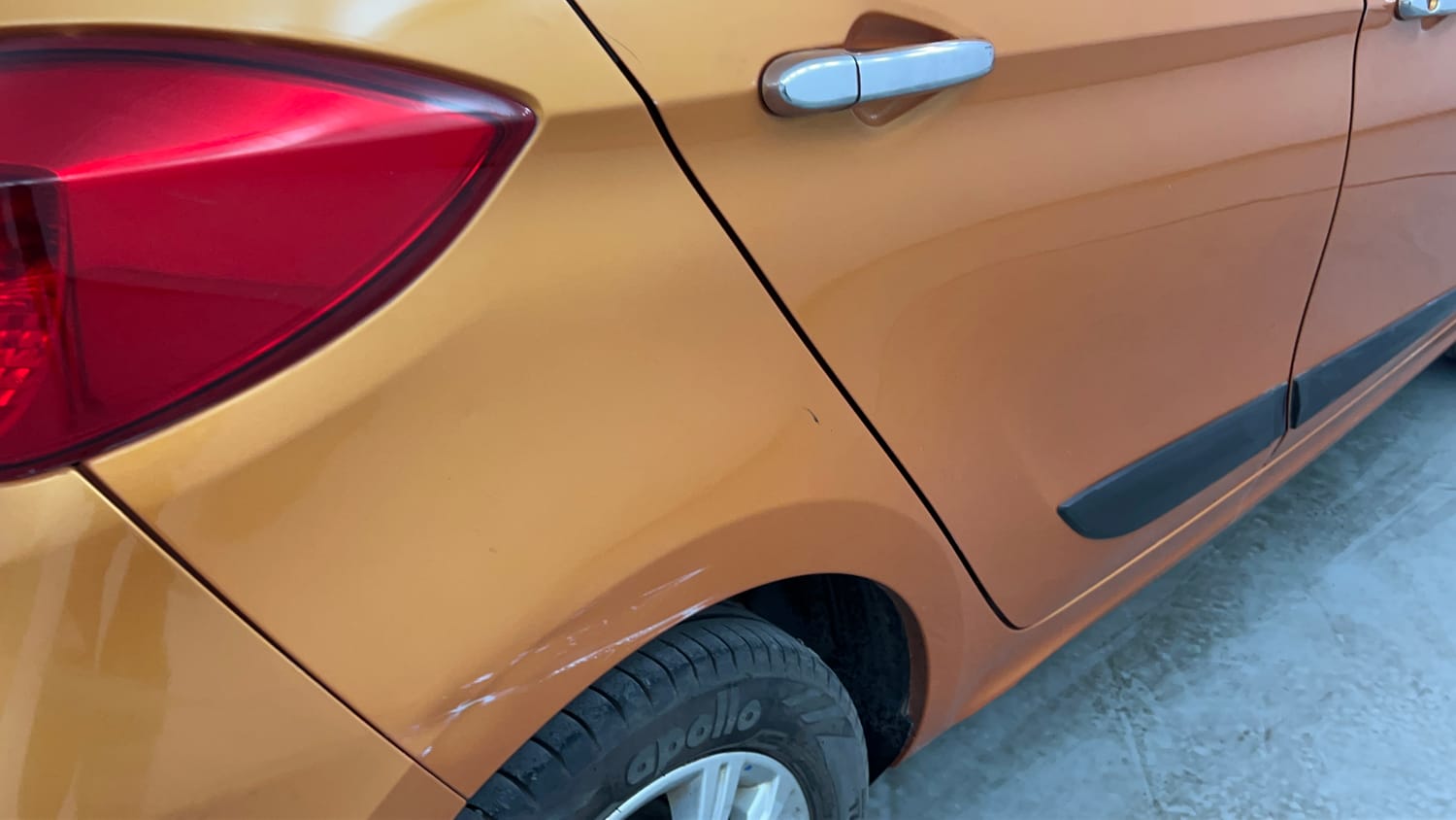 Used 2018 Tata Tiago Revotron XZ Petrol Manual dents MINOR SCRATCH