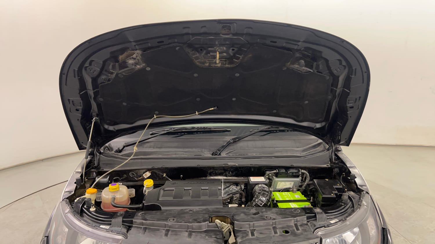 Used 2016 Mahindra KUV100 K6 6 STR Petrol Manual engine ENGINE & BONNET OPEN FRONT VIEW