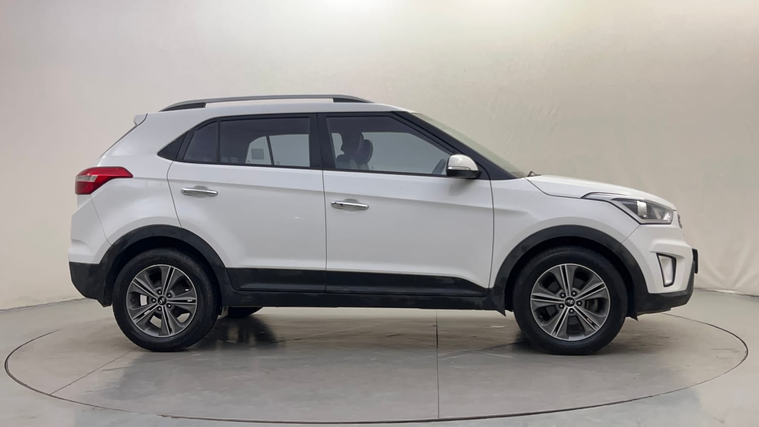 Used 2016 Hyundai Creta 1.6 SX Plus AT Petrol Petrol Automatic exterior RIGHT SIDE VIEW