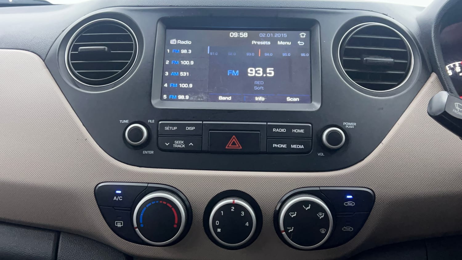 Used 2018 Hyundai Grand i10 Sportz 1.2 Kappa VTVT Petrol Manual interior MUSIC SYSTEM & AC CONTROL VIEW