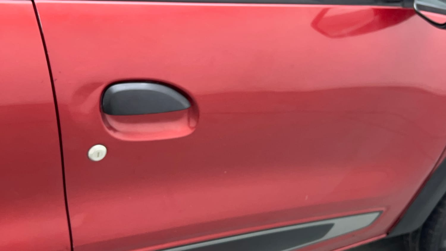 Used 2021 Renault Kwid RXT 1.0 Opt Petrol Manual dents MINOR DENT