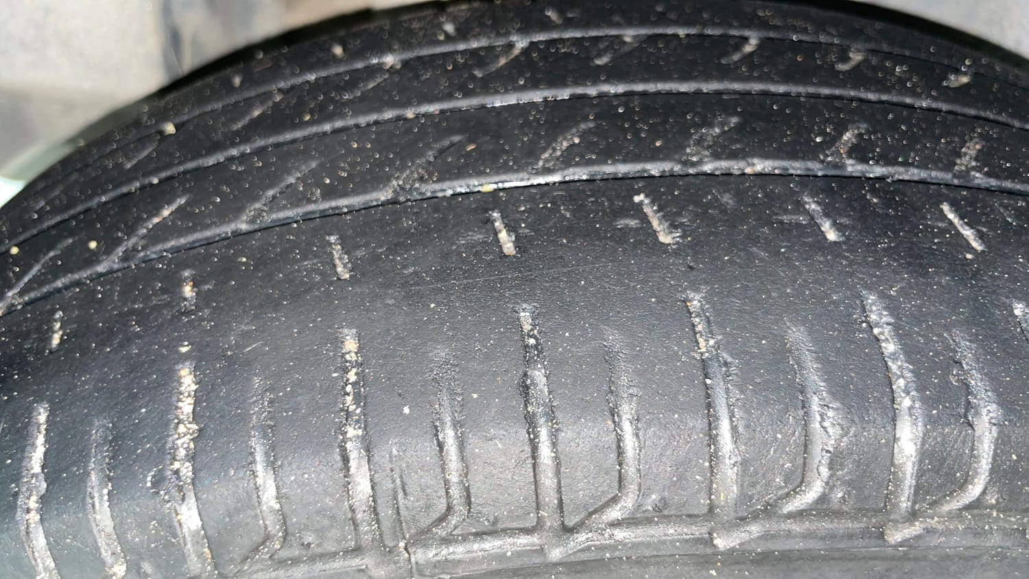 Used 2017 Maruti Suzuki Dzire ZDi Plus AMT Diesel Automatic tyres RIGHT REAR TYRE TREAD VIEW