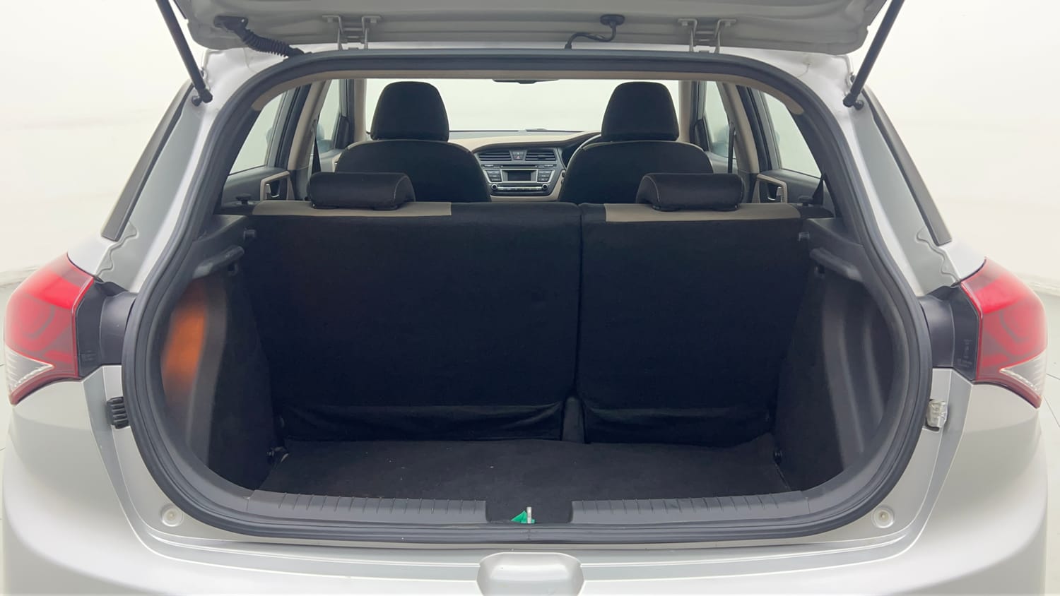 Used 2016 Hyundai Elite i20 Asta 1.2 Petrol Manual interior DICKY INSIDE VIEW