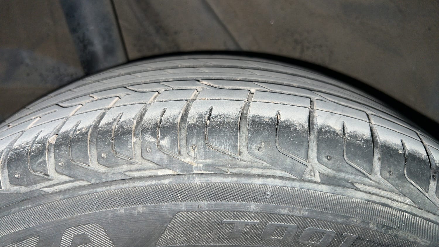 Used 2021 Hyundai Venue SX 1.5 CRDi Diesel Manual tyres RIGHT REAR TYRE TREAD VIEW
