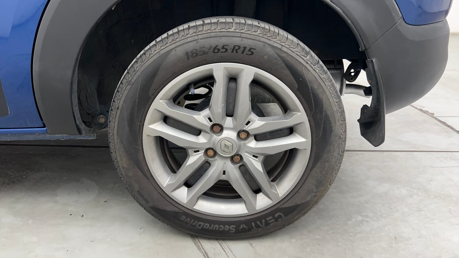 Used 2022 Renault Triber RXZ Dual Tone Petrol Manual tyres LEFT REAR TYRE RIM VIEW