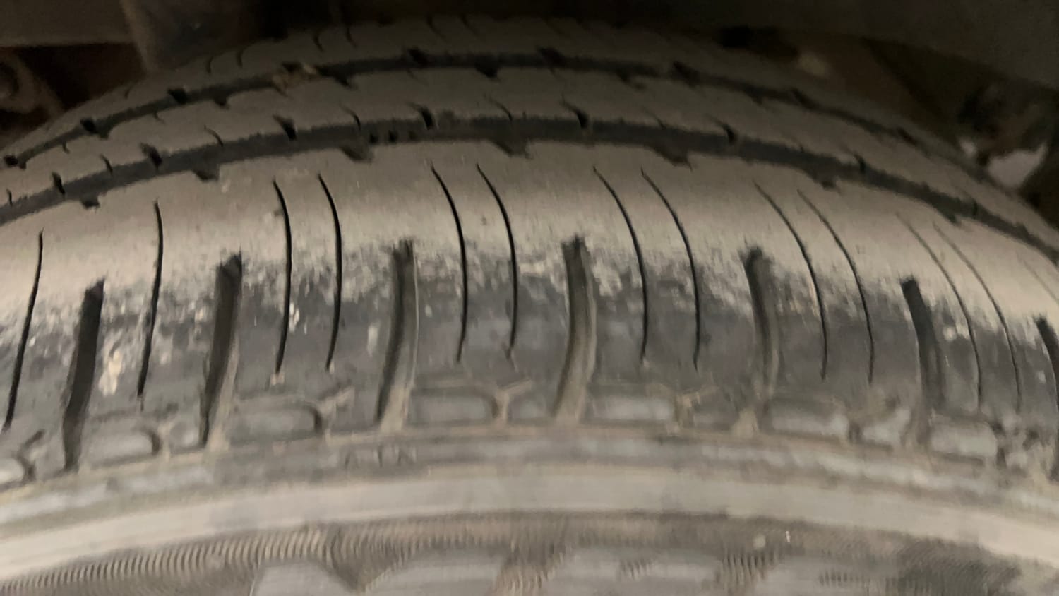 Used 2016 Mahindra KUV100 K6 6 STR Petrol Manual tyres RIGHT REAR TYRE TREAD VIEW