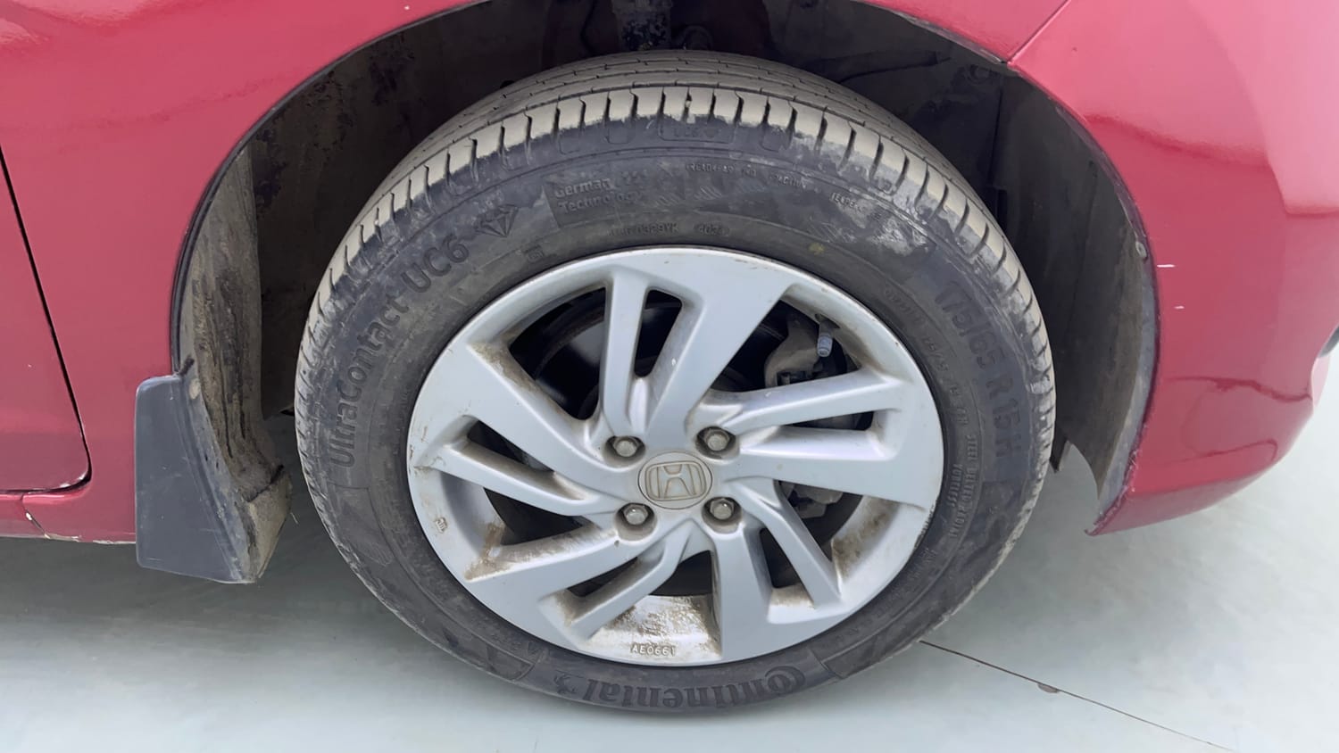 Used 2021 Honda Jazz VX CVT Petrol Automatic tyres RIGHT FRONT TYRE RIM VIEW