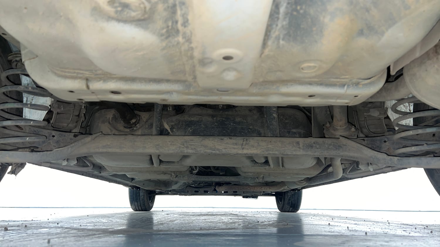 Used 2014 Honda City S Petrol Manual extra REAR UNDERBODY VIEW (TAKEN FROM REAR)