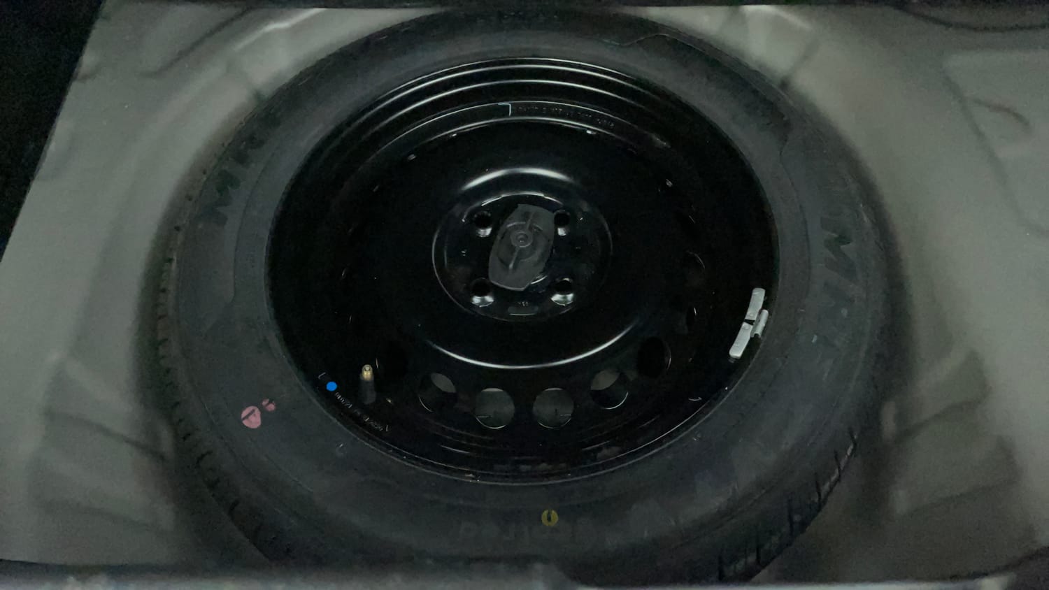Used 2021 Maruti Suzuki Baleno Delta Petrol Manual tyres SPARE TYRE VIEW