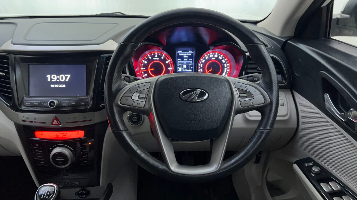 Used 2021 Mahindra XUV 300 W8 1.2 Petrol Petrol Manual interior STEERING VIEW
