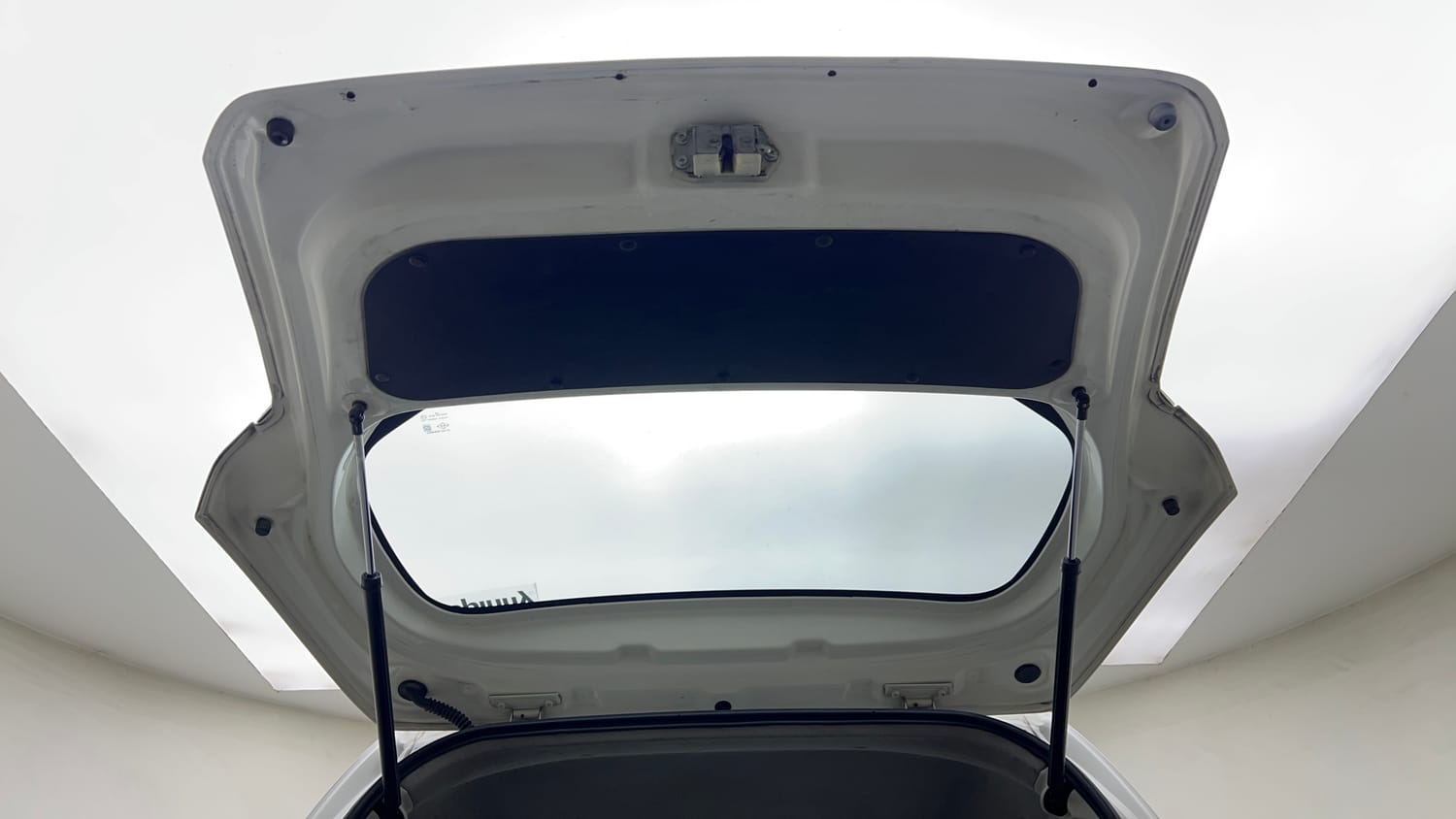 Used 2013 Maruti Suzuki Wagon R LXI Petrol Manual interior DICKY DOOR OPEN VIEW