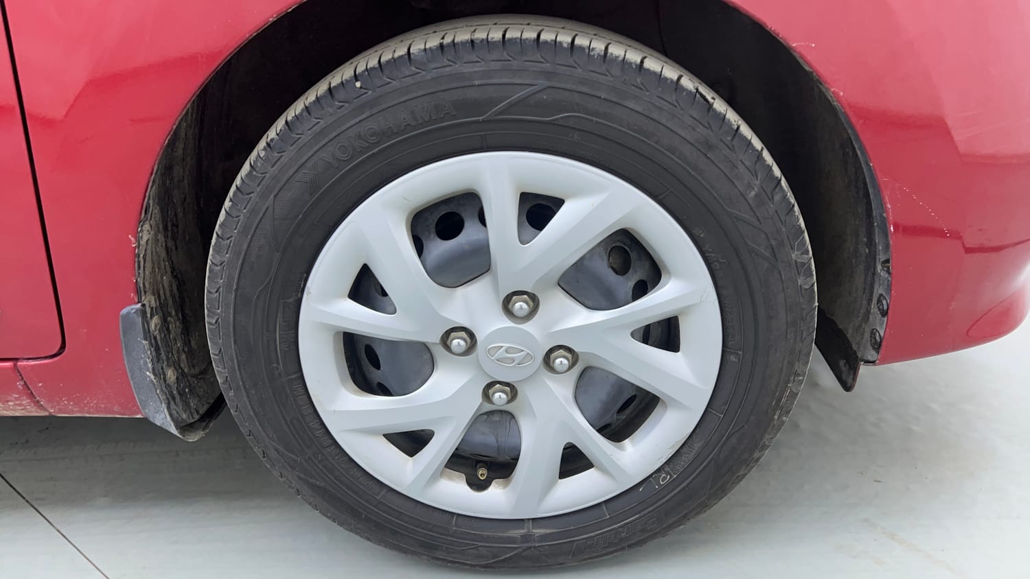 Used 2019 Hyundai Grand i10 Sportz 1.2 Kappa VTVT Petrol Manual tyres RIGHT FRONT TYRE RIM VIEW
