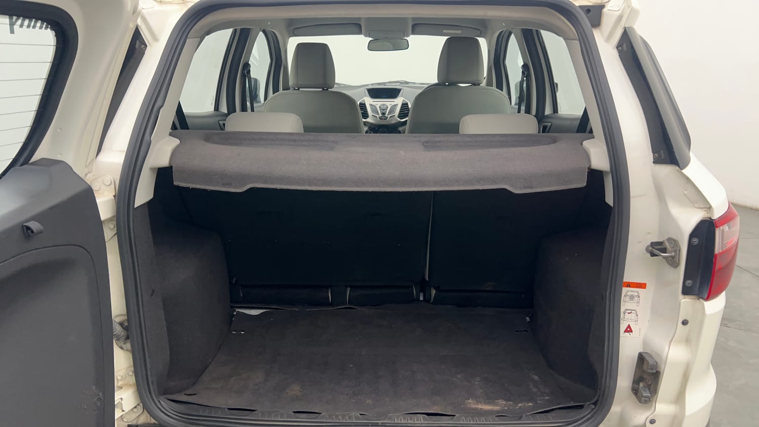 Used 2016 Ford EcoSport Titanium 1.5L Ti-VCT AT Petrol Automatic interior DICKY INSIDE VIEW