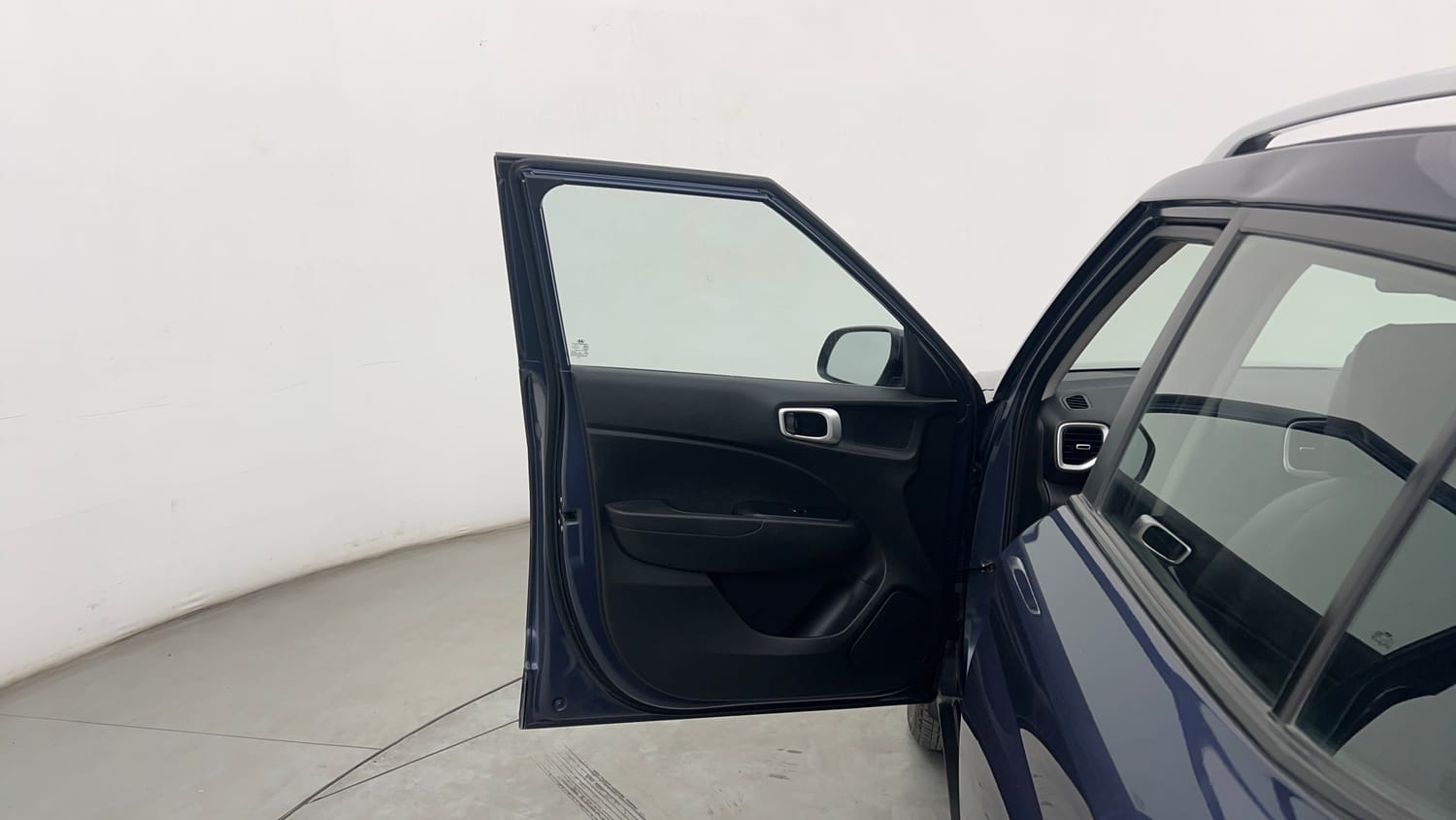 Used 2021 Hyundai Venue SX 1.5 CRDi Diesel Manual interior LEFT FRONT DOOR OPEN VIEW
