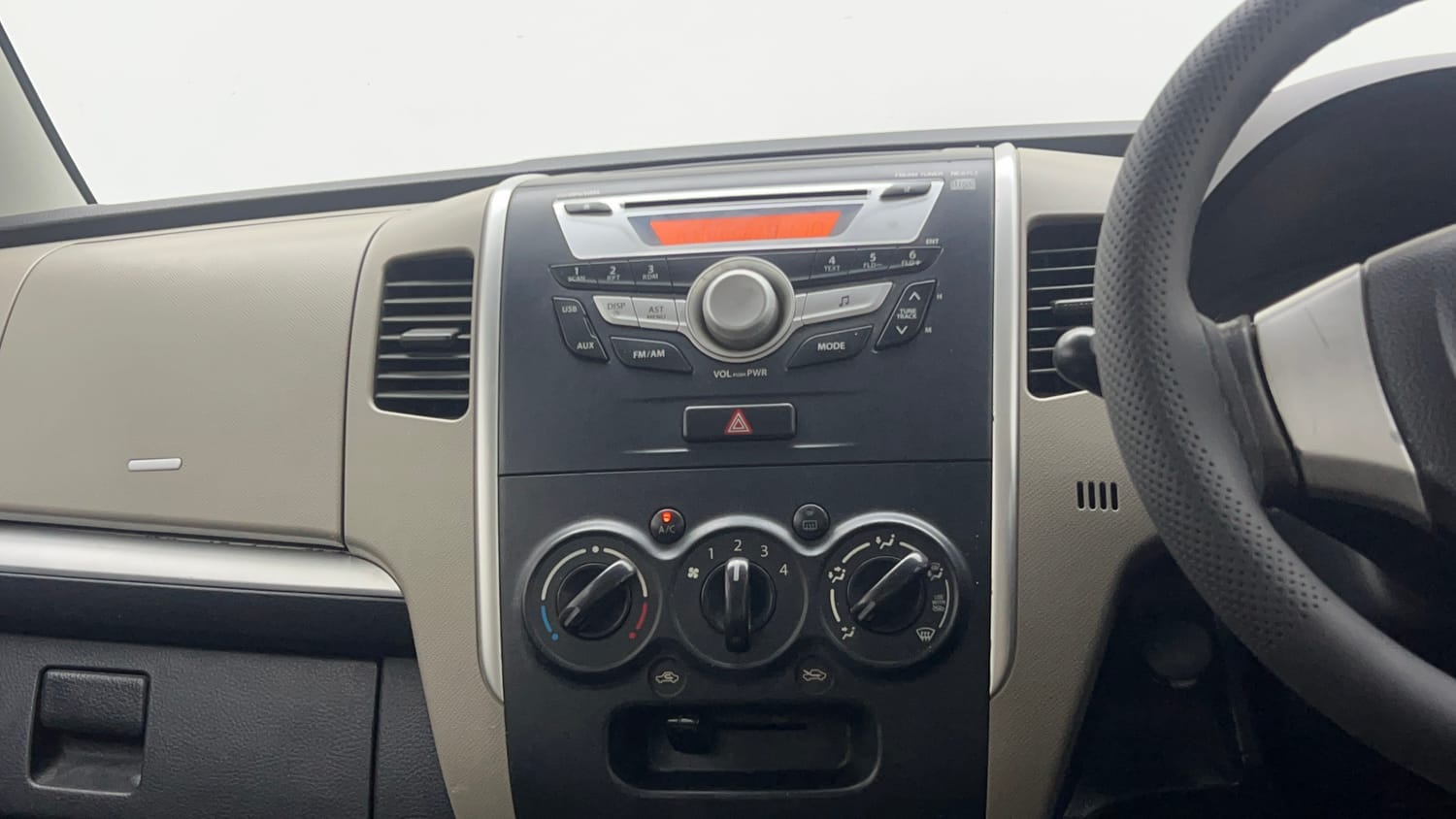 Used 2016 Maruti Suzuki Wagon R 1.0 VXI Petrol + CNG (Outside Fitted) Cng Manual top_features Integrated (in-dash) music system