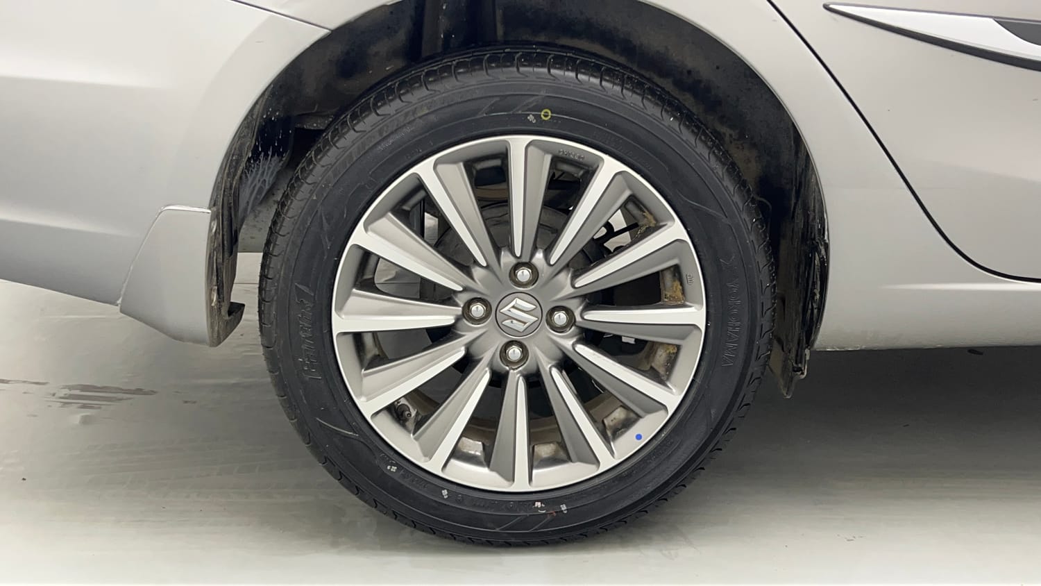 Used 2019 Maruti Suzuki Ciaz Alpha Hybrid 1.5 Petrol Manual tyres RIGHT REAR TYRE RIM VIEW
