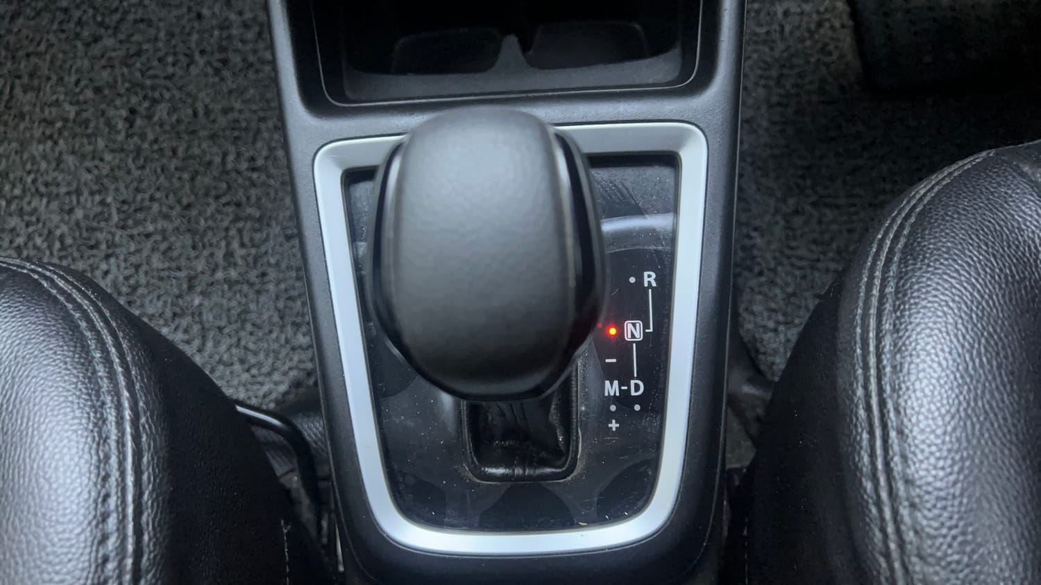 Used 2020 Maruti Suzuki Swift ZXi AMT Petrol Automatic interior GEAR  KNOB VIEW