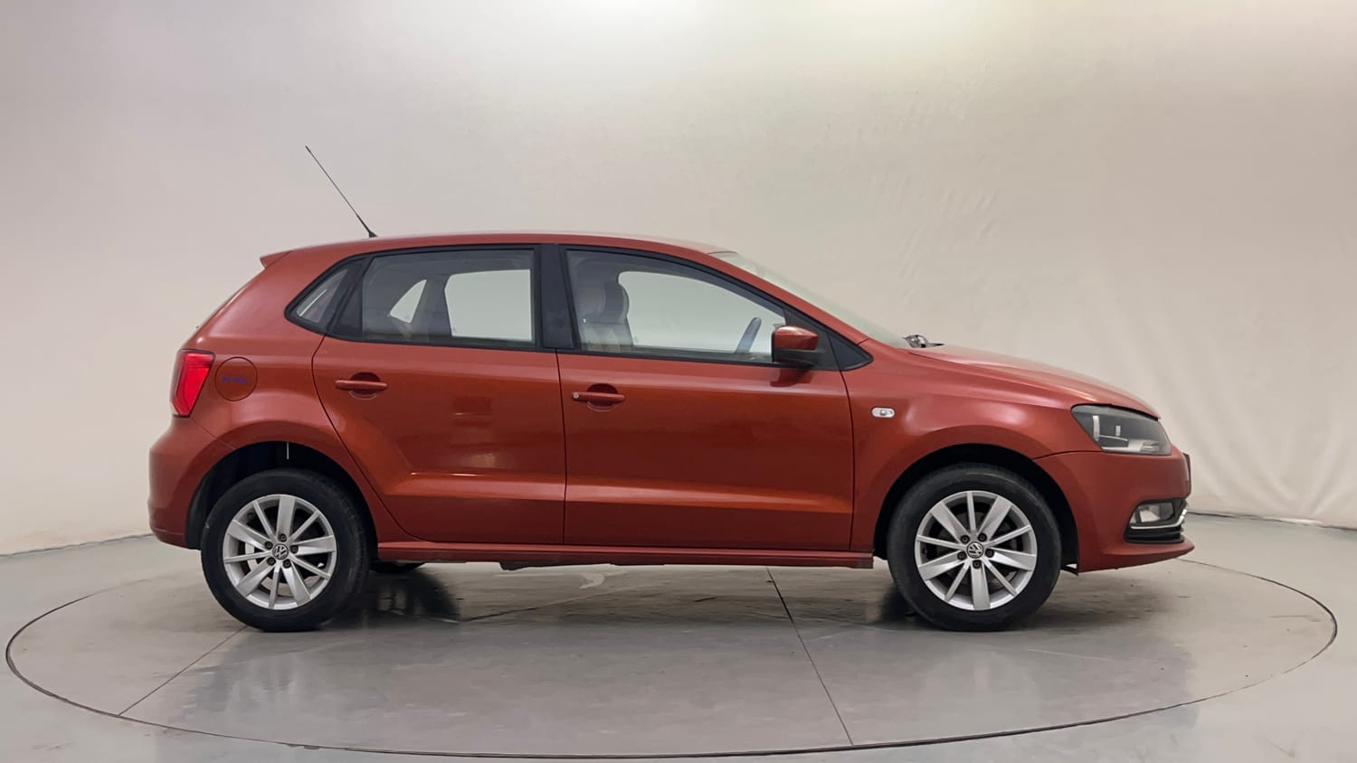 Used 2014 Volkswagen Polo Highline1.2L (P) Petrol Manual exterior RIGHT SIDE VIEW