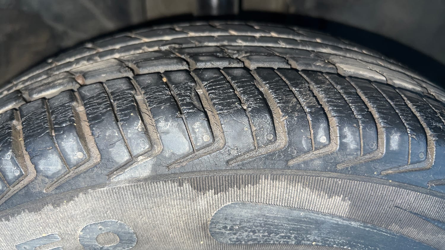 Used 2018 Renault Kwid CLIMBER 1.0 Petrol Manual tyres RIGHT FRONT TYRE TREAD VIEW