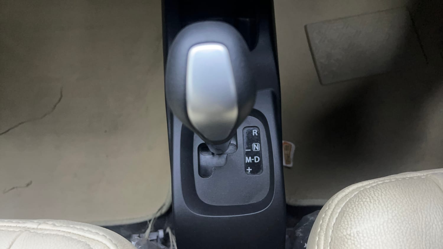Used 2017 Maruti Suzuki Wagon R 1.0 VXI AMT Petrol Automatic interior GEAR  KNOB VIEW