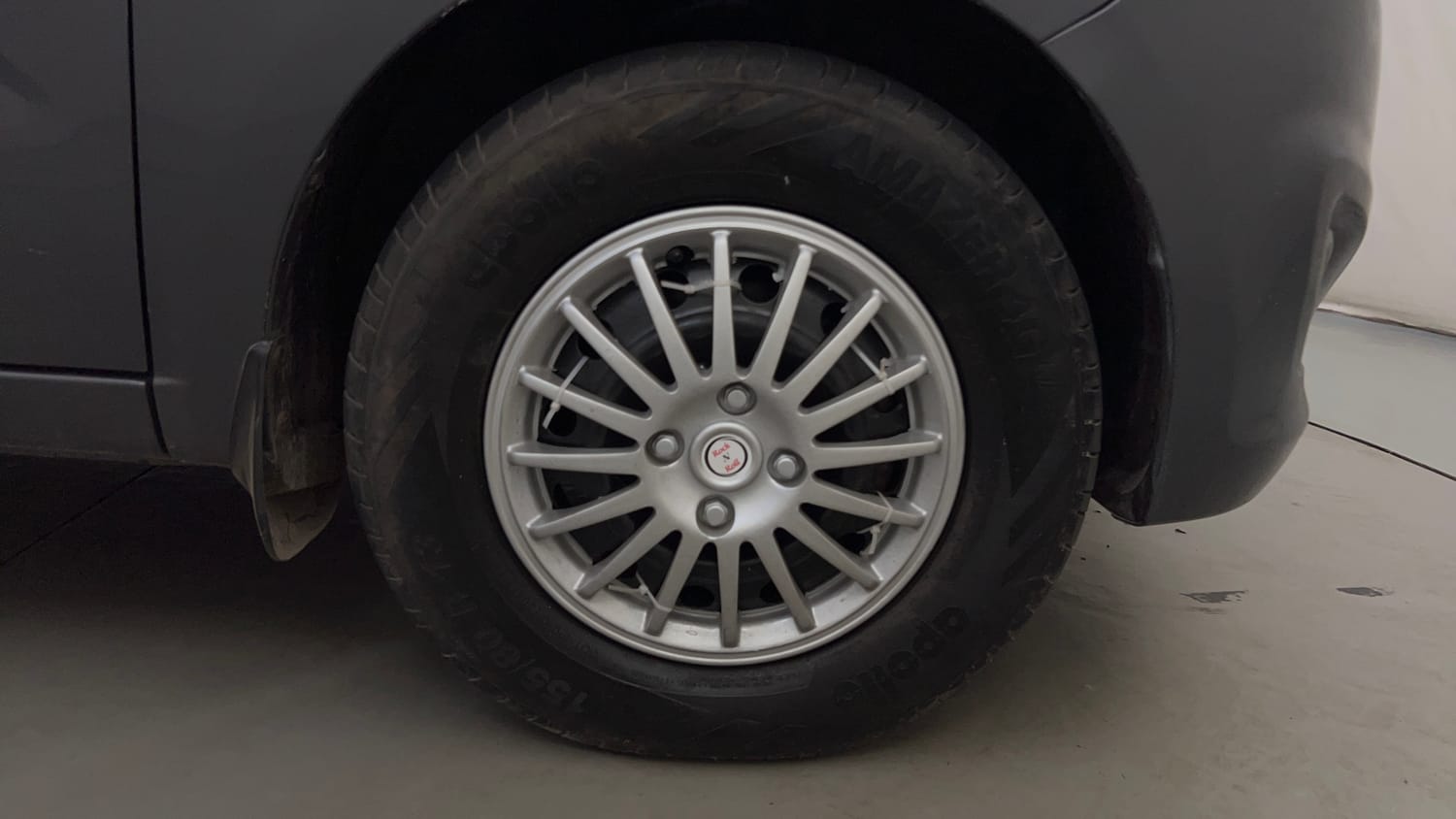 Used 2014 Hyundai i10 Era 1.1 iRDE2 Petrol Manual tyres RIGHT FRONT TYRE RIM VIEW