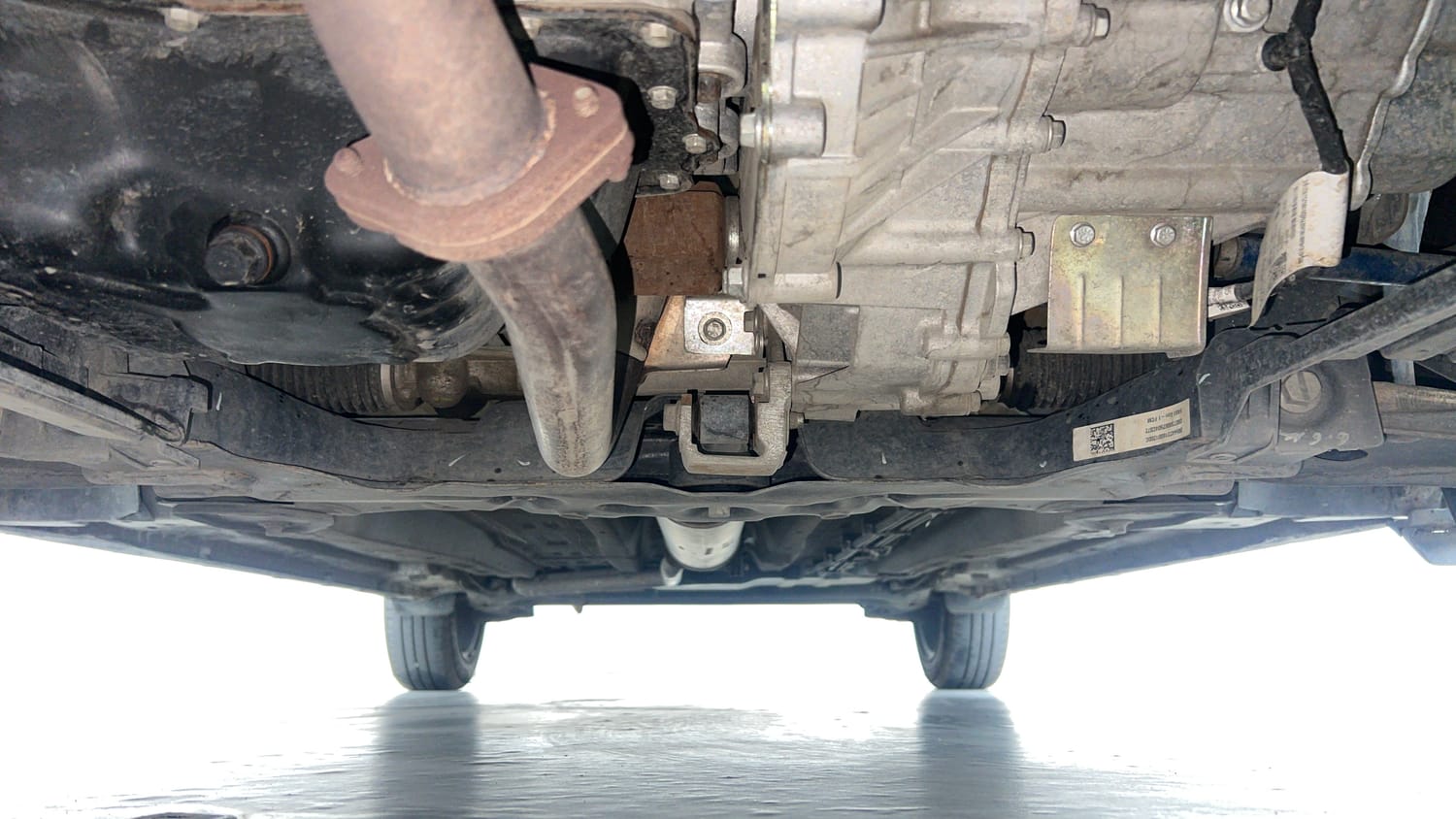 Used 2025 Tata Altroz Creative Petrol 5AMT Petrol Automatic extra FRONT LEFT UNDERBODY VIEW