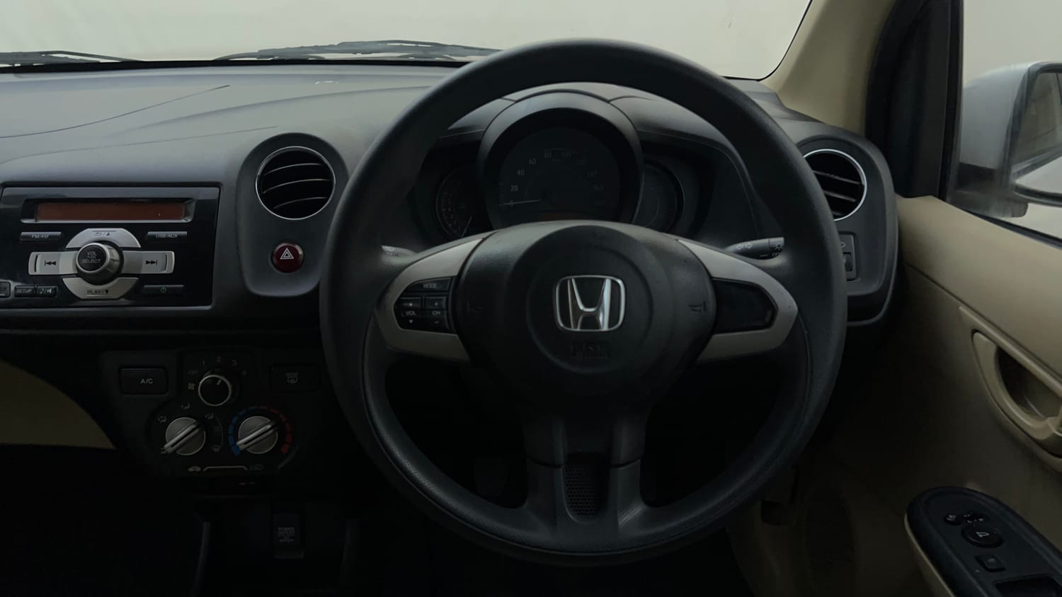 Used 2015 Honda Amaze 1.2 SX i-VTEC Petrol Manual interior STEERING VIEW