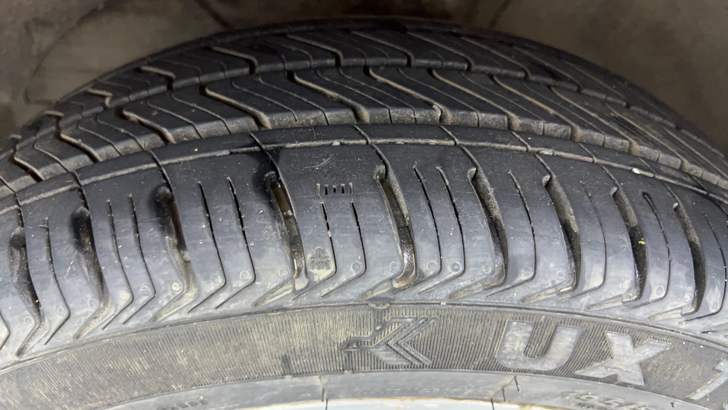 Used 2018 Maruti Suzuki Baleno Alpha 1.2 Petrol Manual tyres LEFT FRONT TYRE TREAD VIEW