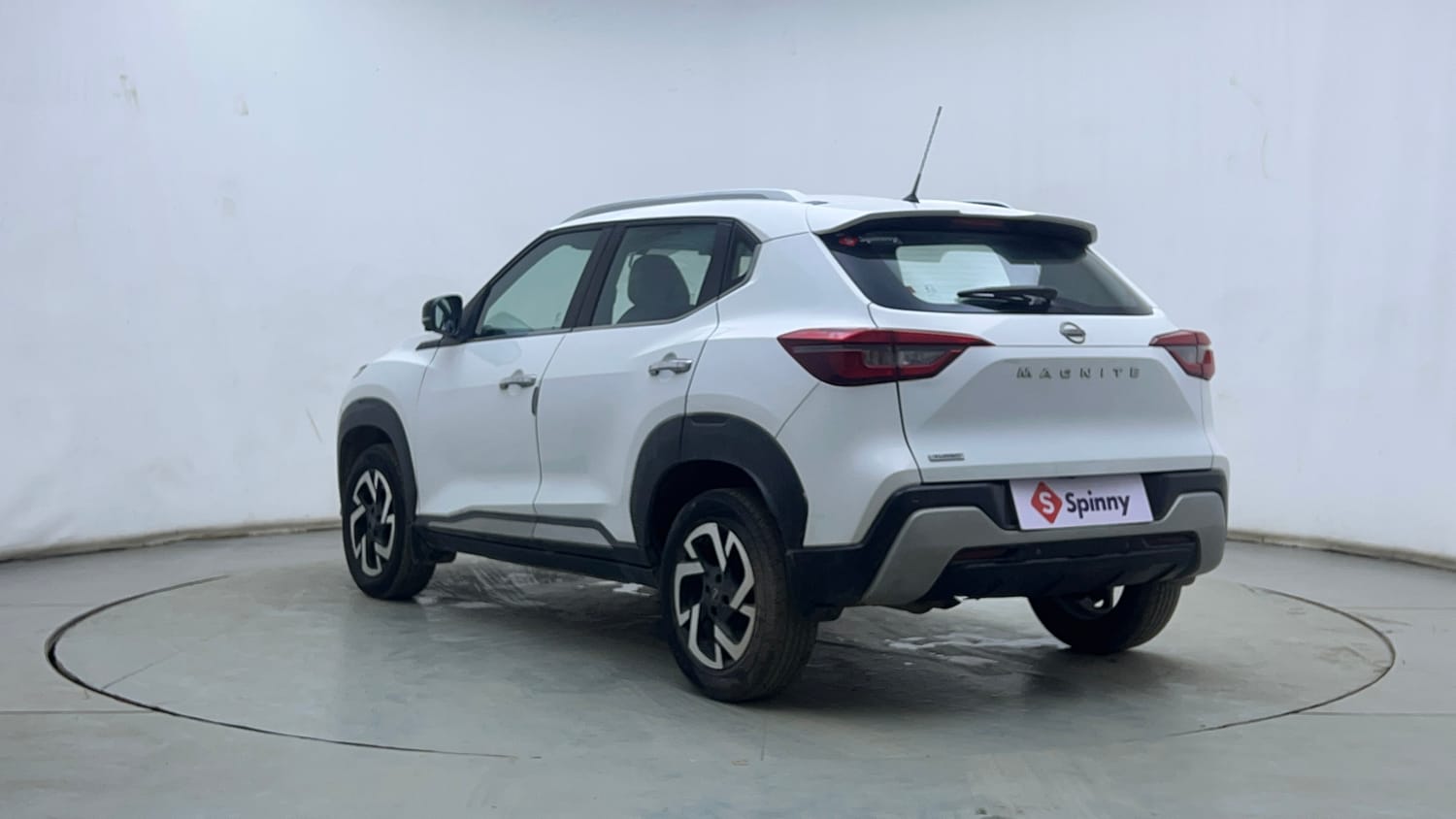Used 2021 Nissan Magnite XV Premium Turbo Petrol Manual exterior LEFT REAR CORNER VIEW