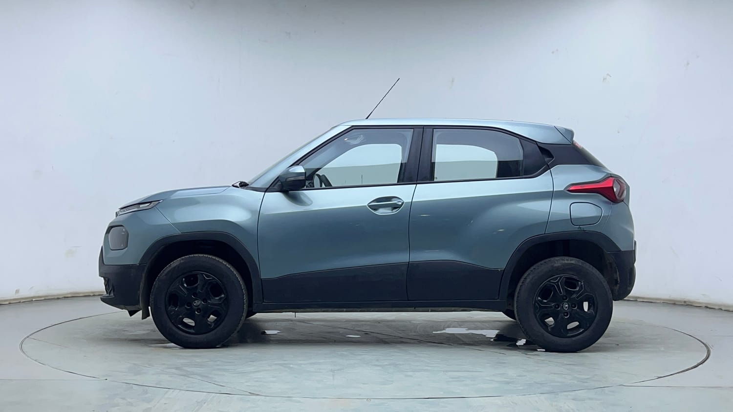 Used 2022 Tata Punch Accomplished MT Petrol Manual exterior LEFT SIDE VIEW