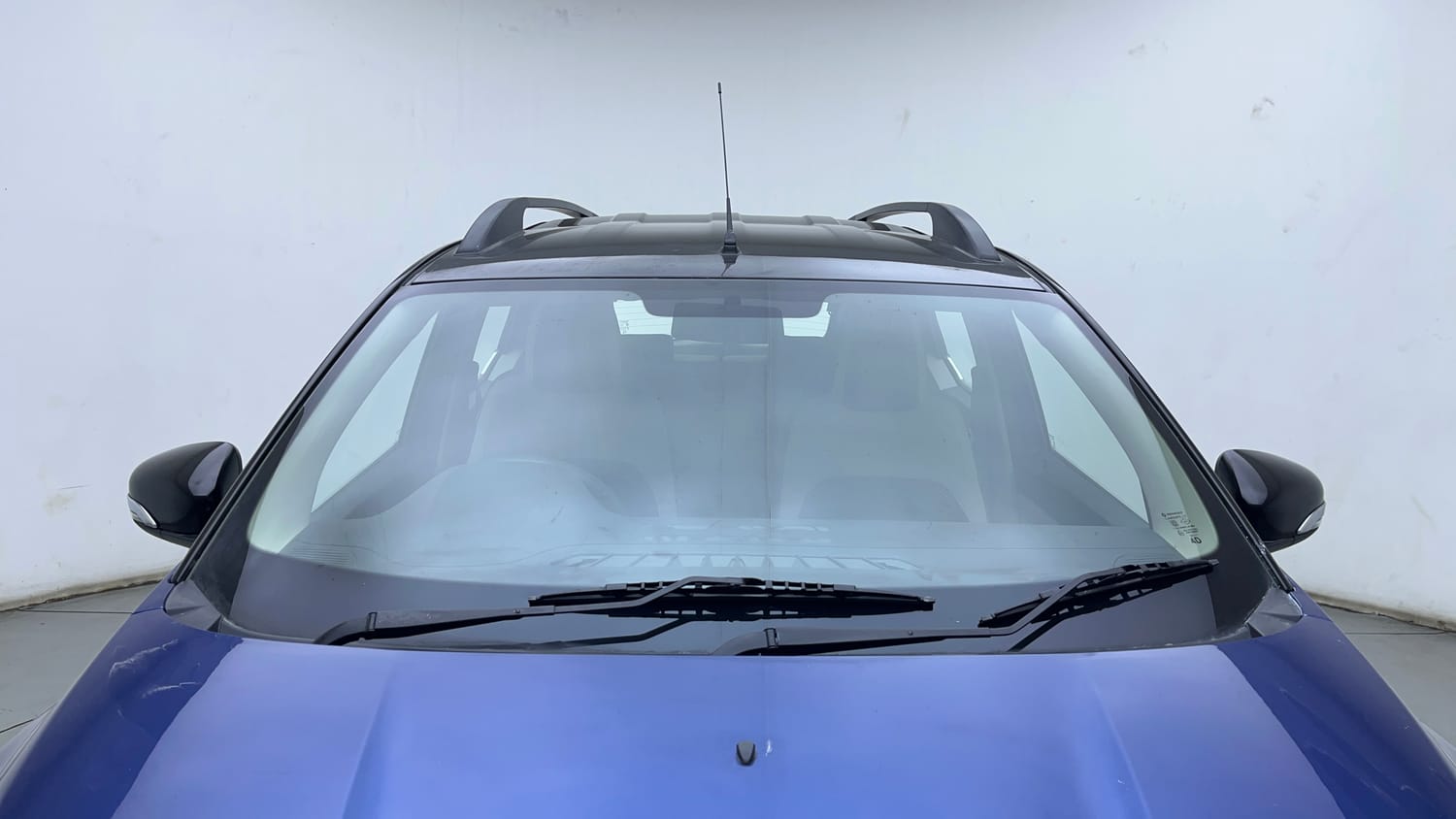 Used 2021 Renault Triber RXZ EASY-R AMT Dual Tone Petrol Automatic exterior FRONT WINDSHIELD VIEW