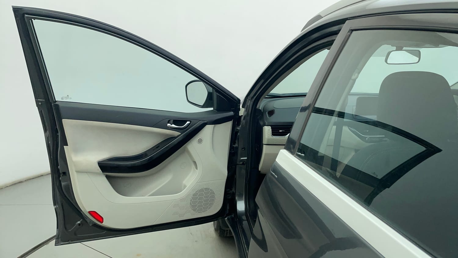 Used 2020 Tata Nexon XZ Plus Petrol Manual interior LEFT FRONT DOOR OPEN VIEW