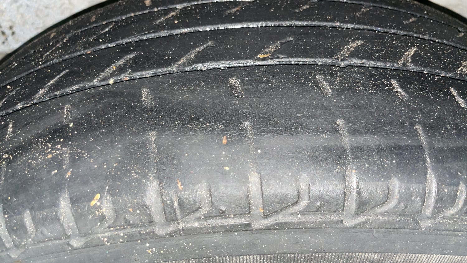 Used 2017 Maruti Suzuki Dzire ZDi Plus AMT Diesel Automatic tyres LEFT REAR TYRE TREAD VIEW