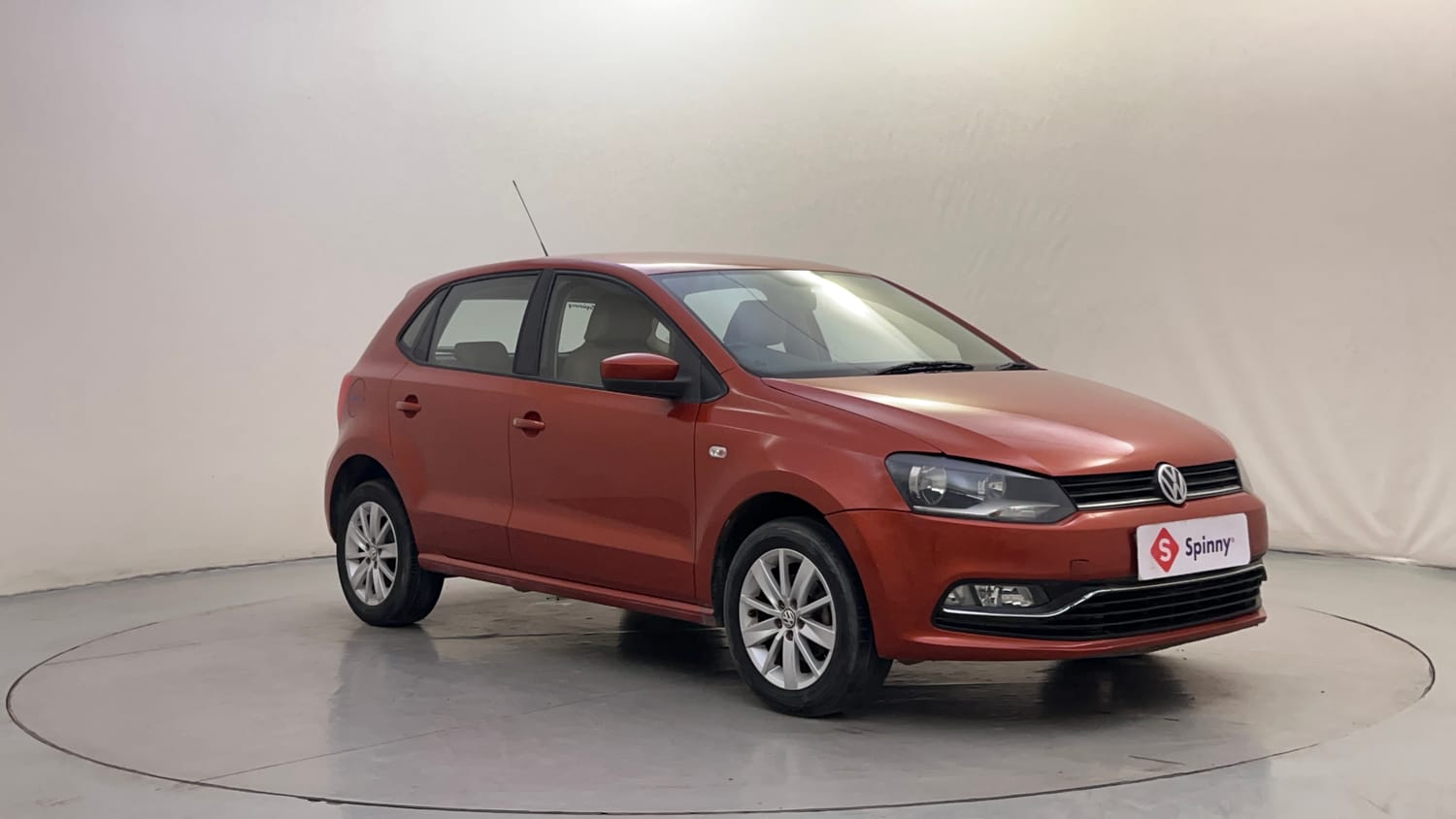 Used 2014 Volkswagen Polo Highline1.2L (P) Petrol Manual exterior RIGHT FRONT CORNER VIEW