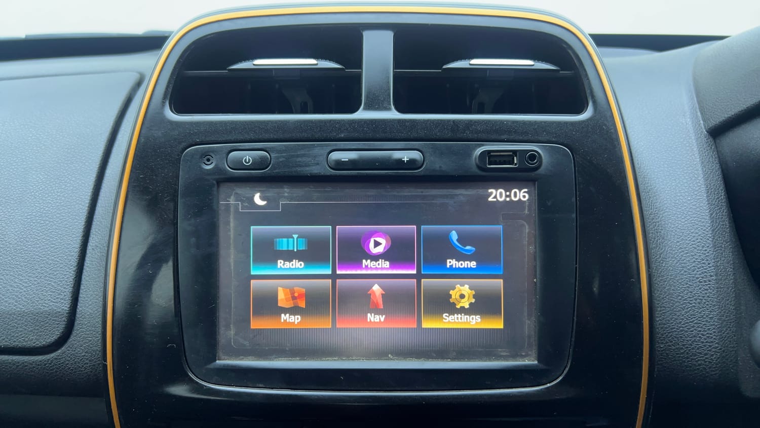 Used 2018 Renault Kwid CLIMBER 1.0 Petrol Manual interior MUSIC SYSTEM & AC CONTROL VIEW