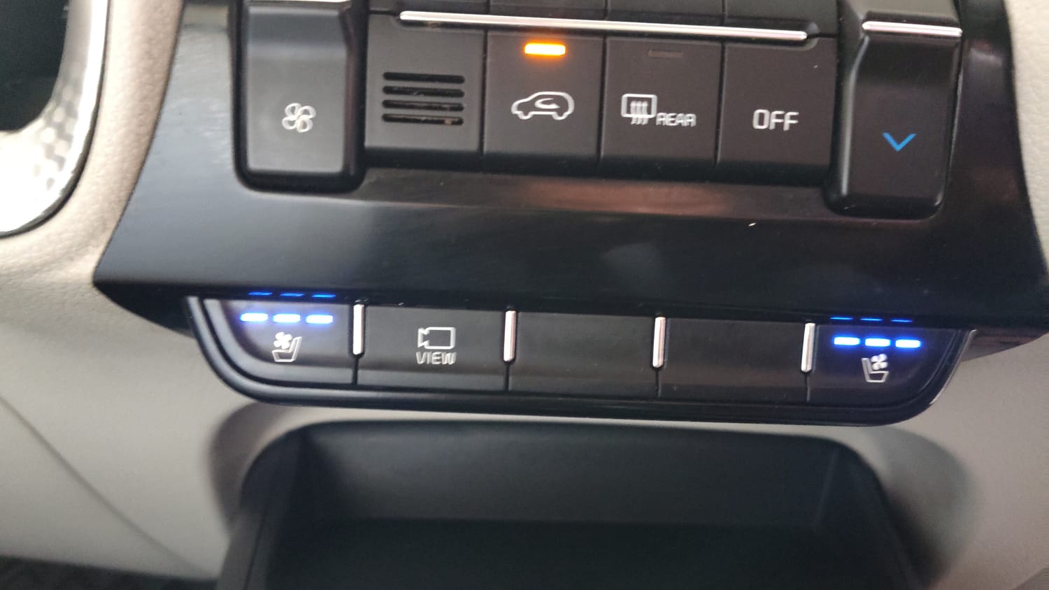 Used 2021 Kia Sonet HTX Plus 1.0 iMT Petrol Manual top_features Ventilated seats
