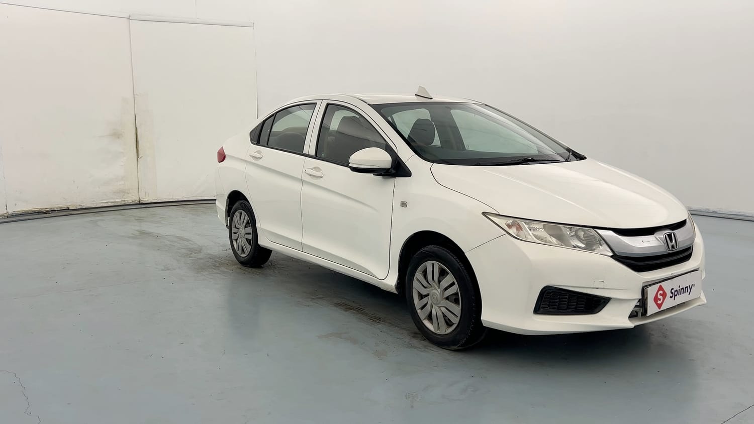 Used 2014 Honda City S Petrol Manual exterior RIGHT FRONT CORNER VIEW