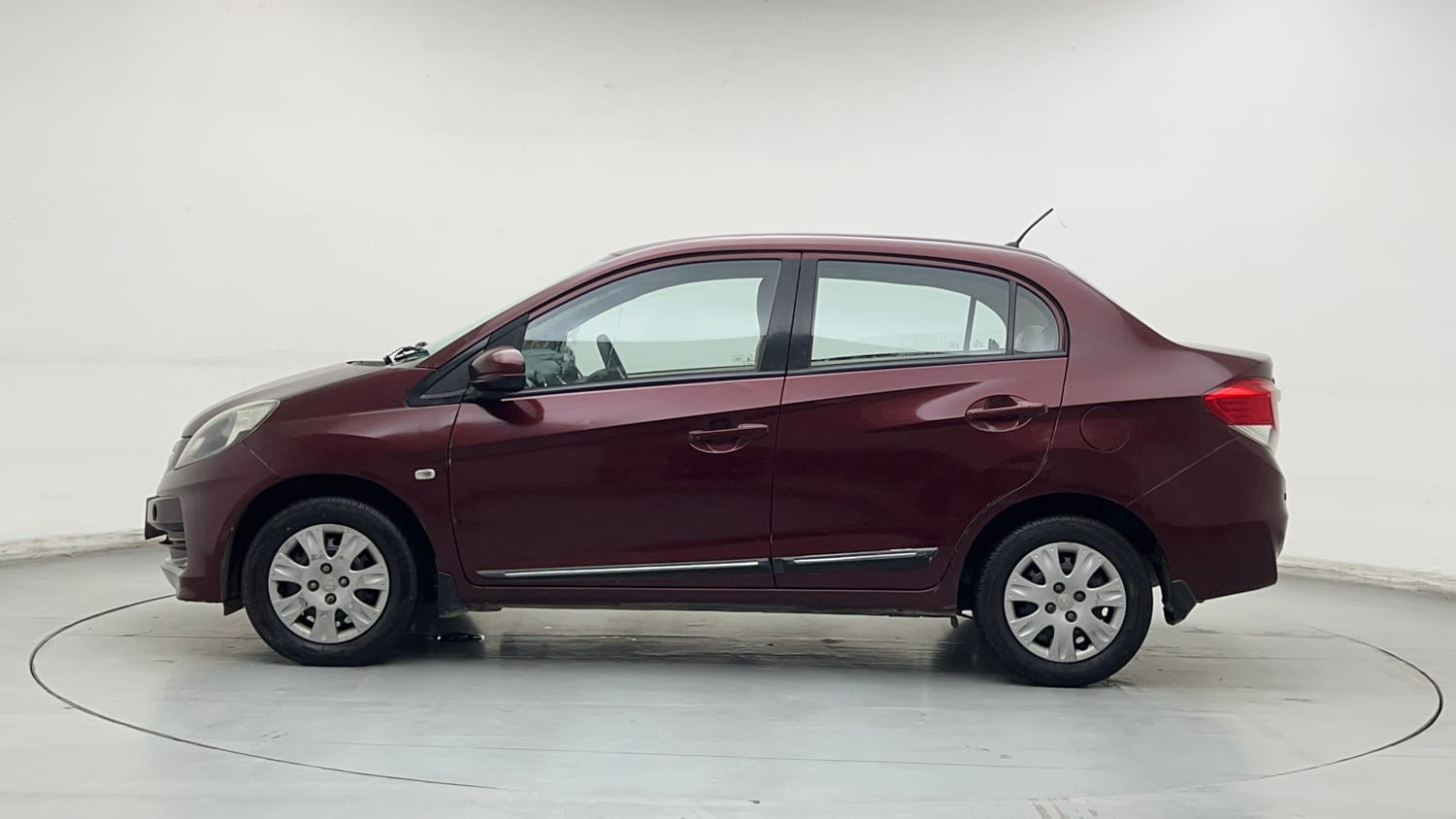 Used 2015 Honda Amaze 1.2 S i-VTEC Petrol Manual exterior LEFT SIDE VIEW