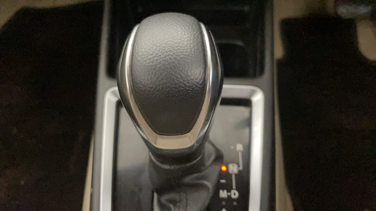 Used 2017 Maruti Suzuki Dzire ZDi Plus AMT Diesel Automatic interior GEAR  KNOB VIEW