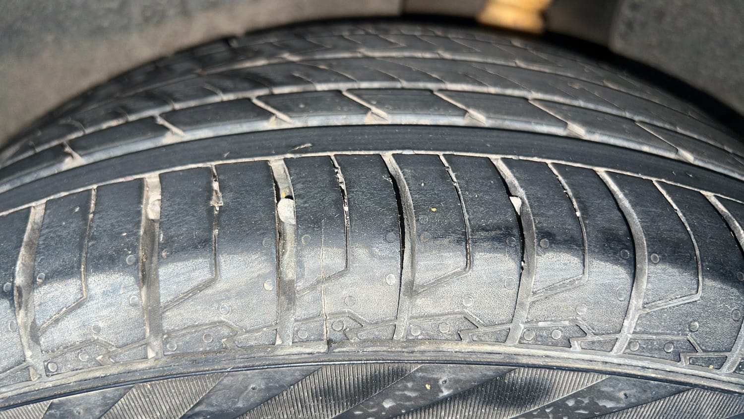 Used 2019 Hyundai Creta SX 1.6 AT Petrol Petrol Automatic tyres LEFT REAR TYRE TREAD VIEW