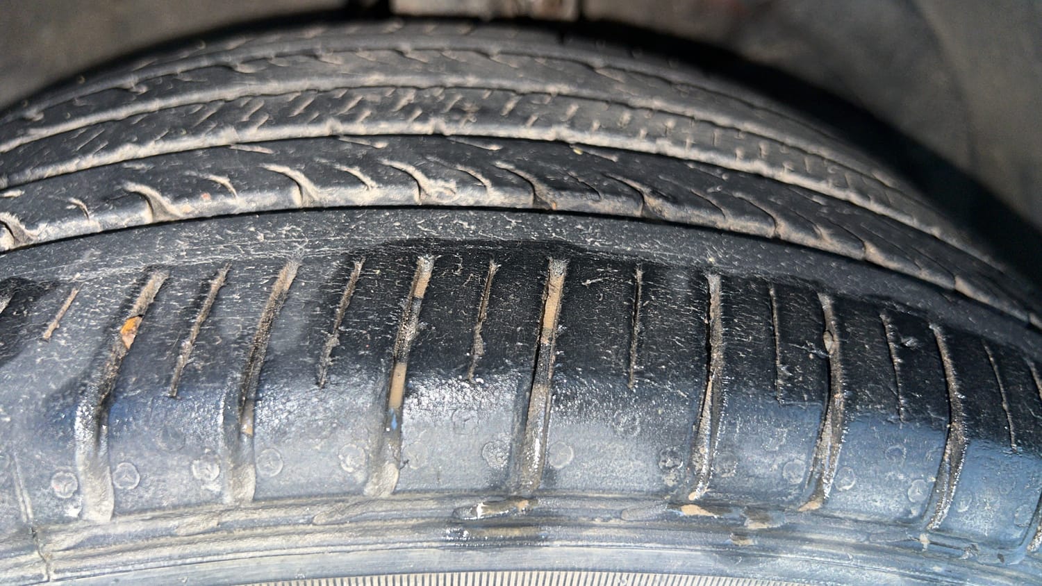 Used 2018 Maruti Suzuki Baleno Alpha 1.2 Petrol Manual tyres RIGHT FRONT TYRE TREAD VIEW