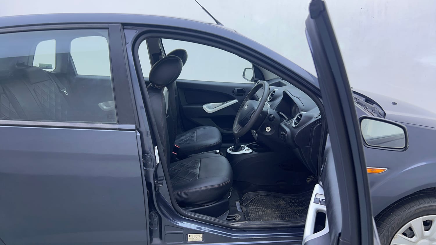 Used 2013 Ford Figo Duratec Petrol ZXI 1.2 Petrol Manual interior RIGHT SIDE FRONT DOOR CABIN VIEW