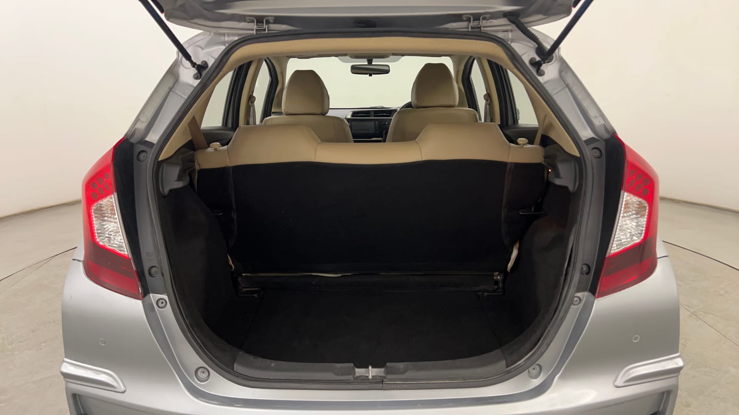 Used 2021 Honda Jazz VX CVT Petrol Automatic interior DICKY INSIDE VIEW