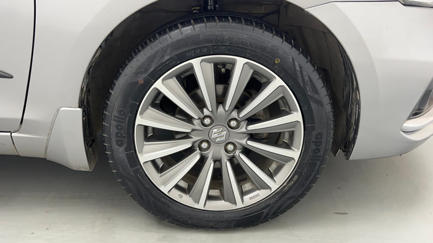 Used 2019 Maruti Suzuki Ciaz Alpha Hybrid 1.5 Petrol Manual tyres RIGHT FRONT TYRE RIM VIEW