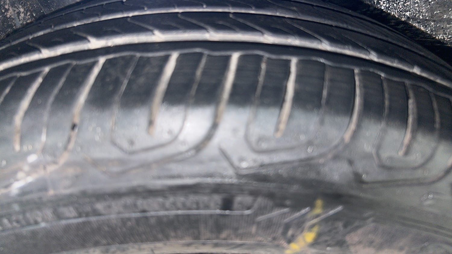 Used 2015 Honda Amaze 1.2 SX i-VTEC Petrol Manual tyres RIGHT REAR TYRE TREAD VIEW