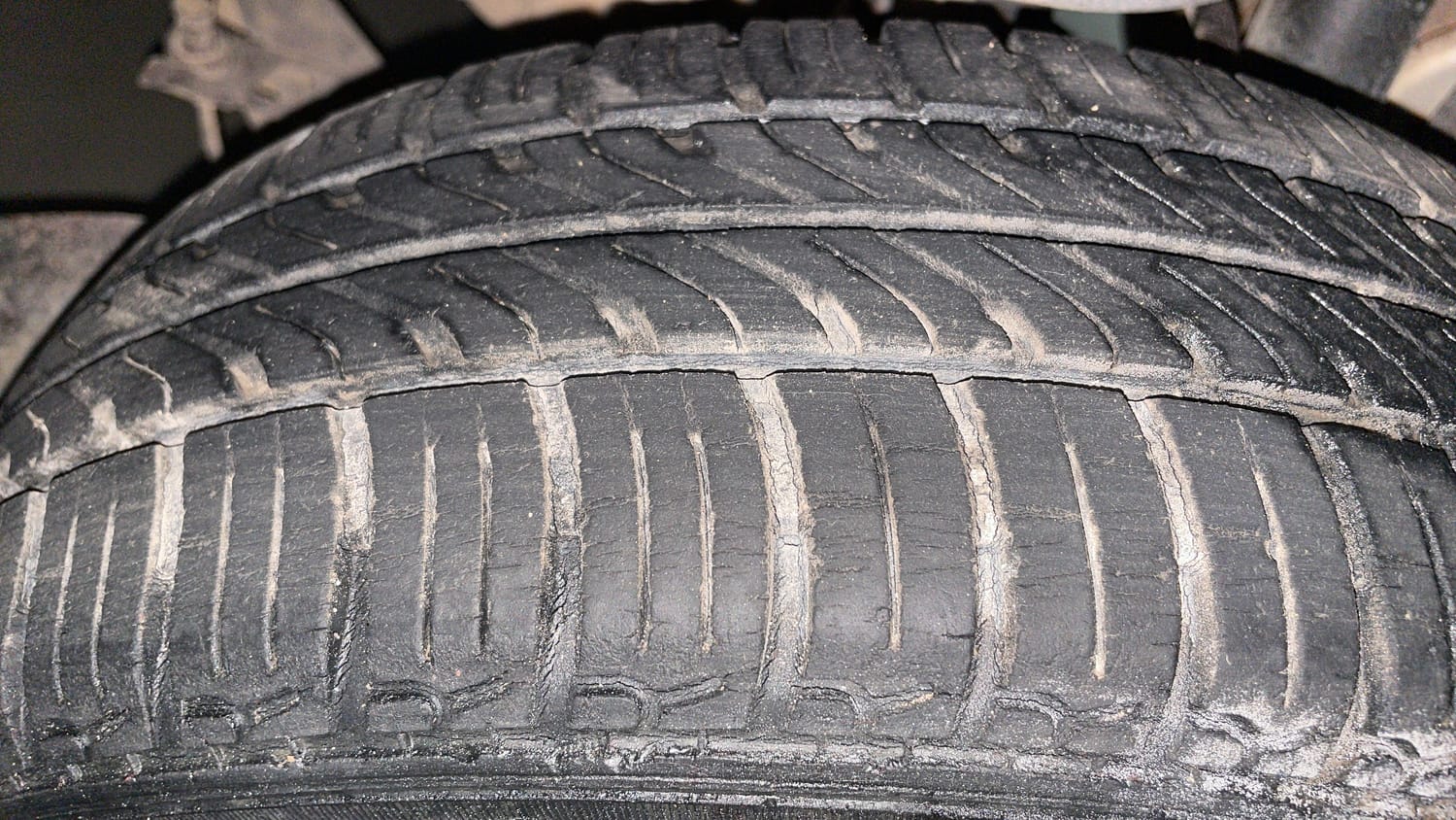 Used 2015 Tata Nano Twist XTA Petrol Automatic tyres LEFT REAR TYRE TREAD VIEW